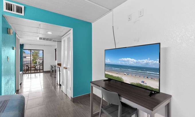South Padre Island Hotel | WindWater Hotel and Marina