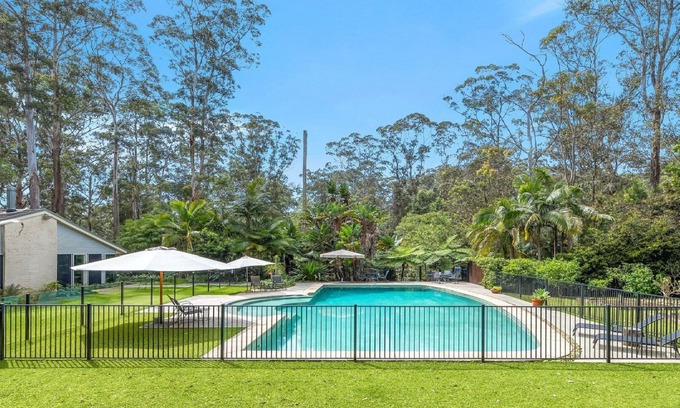 Macmasters Beach Cabin | Wirreanda Retreat - Acreage by HolidayCo.