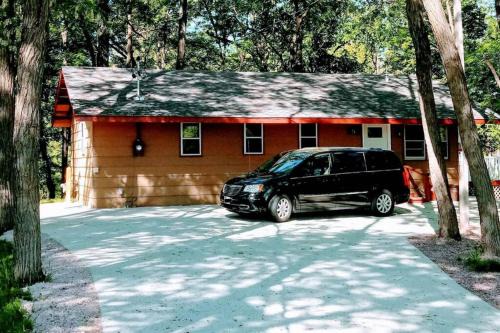 Lake Delton House | Wisconsin Dells Cabin in the Woods - VLD0423