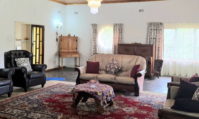 Harare East House | Wits-End Self Catering Accommodation, full kitchen, free WIFI for family & group