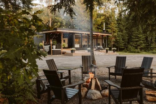 Huntsville House | Wolegib Waterfront Retreat in Muskoka