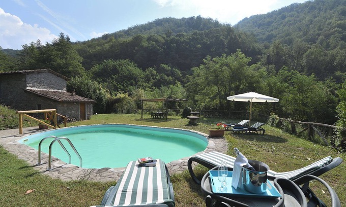 Coreglia Antelminelli House | Wonderful private villa for 4 guests with WIFI, private pool, TV and pets allowed