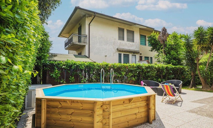 Tonfano House | Wonderful villa for 8 guests with WIFI, private pool, TV and pets allowed, close to Forte Dei M.