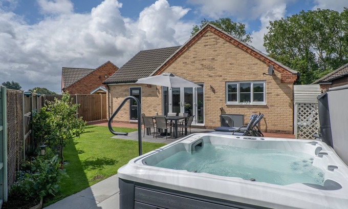 Scratby House | Woodpecker Lodge | East Ruston Cottages