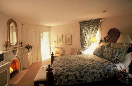 Historic Hill Hotel | Wynstone Inn