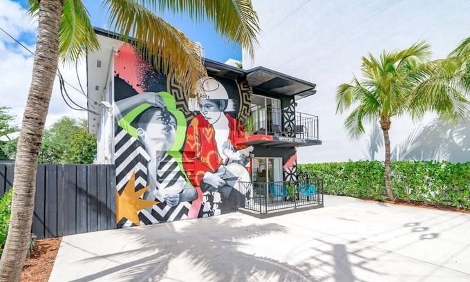 Wynwood Art District Apartment | Wynwood Charm 1, Live the art.1 Free Gated Parking