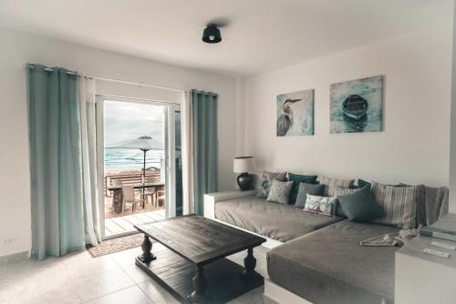 Puerto Villamil Villa | Yellow Heron House