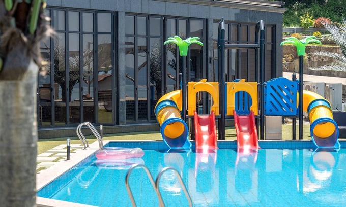 Dolsan-eup House | Yeosu Kinolkids Poolvilla