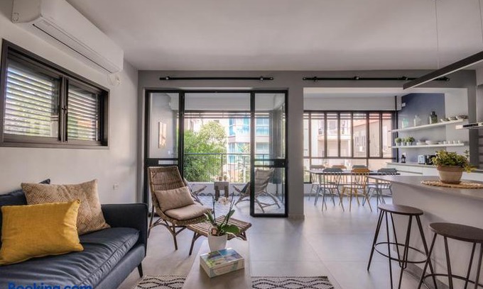Tel Aviv City Center Apartment | Yohanan Hasandlar