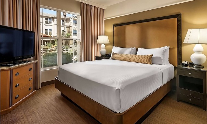 Gainey Village Villas Resort | Your Gateway to Scottsdale's Wonders: Elegant Suites Await! Paws Friendly, Pool