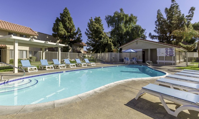 Indio Hotel | Your Getaway to California Relaxation! Swimming Pool, Pets Allowed!