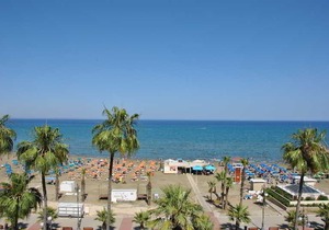 Les Palmiers Beach Hotel