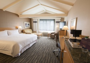 Four Points by Sheraton Melville Long Island