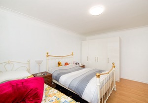 Spacious Bright Forest View Apartment
