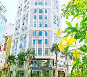 Holiday Hotel 