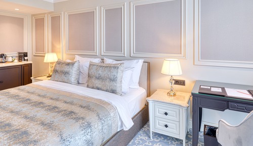 Superior Room with City View