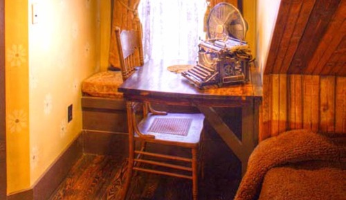 Superior Triple Room, Private Bathroom (Mary Lee Davis Suite)