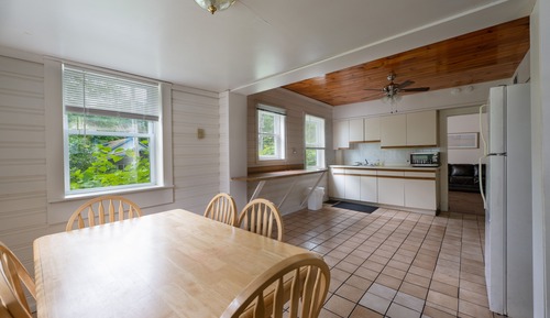 Premier Three-Bedroom Duplex Apartment with Two Bathrooms
