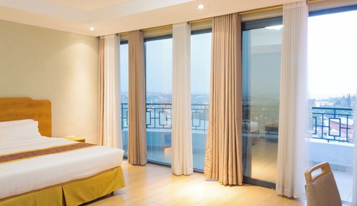 Executive Apartment, 2 Bedrooms, Non Smoking, Mountain View