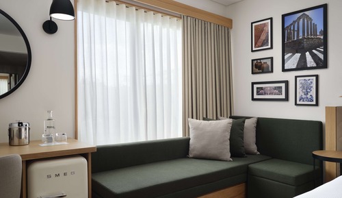 Deluxe Room, 1 King Bed with Sofa bed