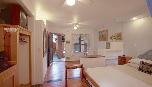Deluxe Room, 1 Queen Bed, Garden View
