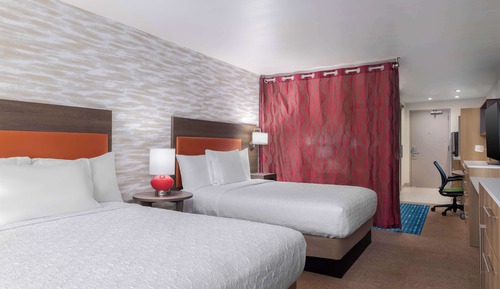 Studio, 2 Queen Beds, Accessible (Hearing)