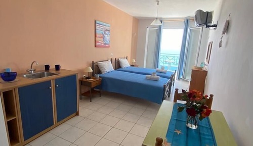 Standard Studio, Sea View