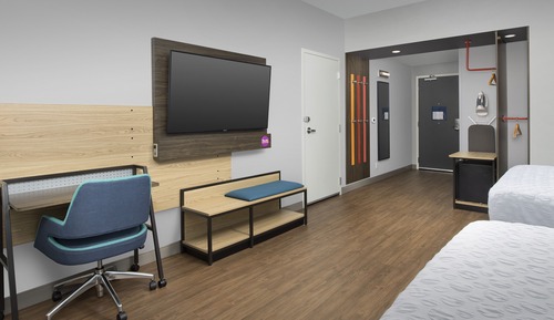Room, 2 Queen Beds (Roll-In Shower)