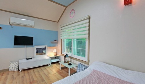 Room (Small 7 (Individual Terrace))