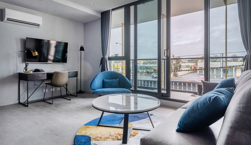2 Bedrooms Apartment