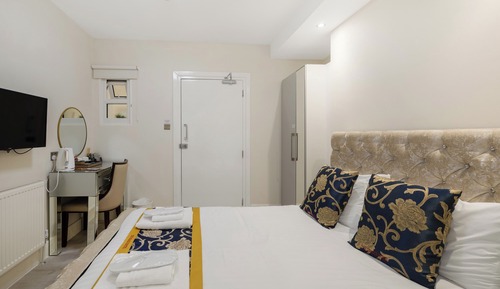 Deluxe Single Room (Windowless with Air Conditioning)