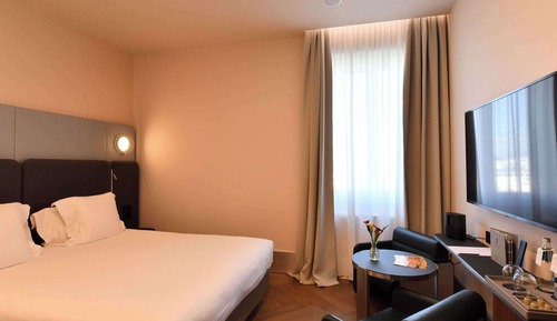 Superior Room, 1 King Bed