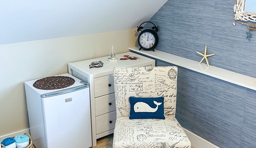 Romantic Room, 1 Queen Bed, Non Smoking, Shared Bathroom