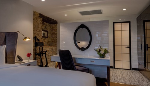 Suite, 1 King Bed