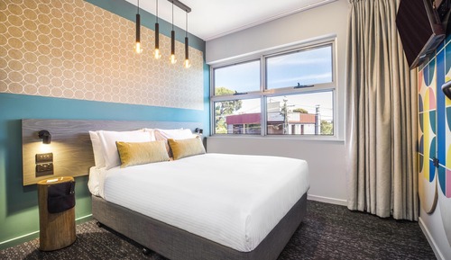 Studio Queen with Ensuite