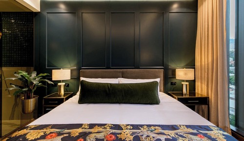 Corner King Suite