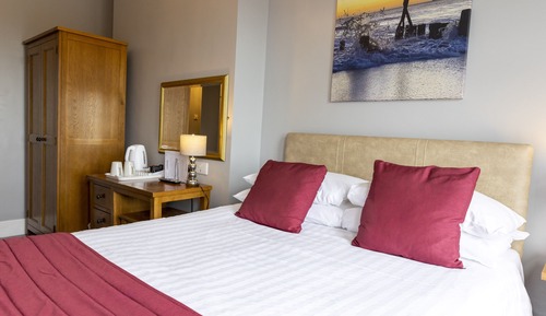 Economy Double Room, Ensuite, Sea View