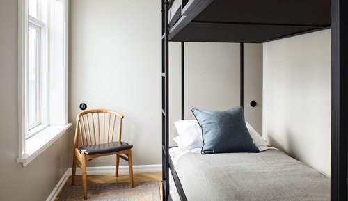 Top Floor Apartment with Kitchenette