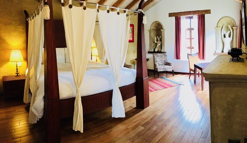 Deluxe Suite, 1 King Bed