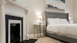 House, 5 Bedrooms (6 Bedrooms)