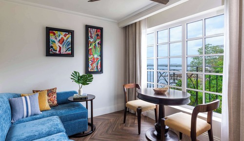 Luxury 1 Queen, Historic View