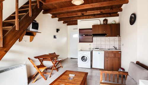 Deluxe Studio Suite
