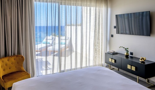 Premium Studio Suite, 1 King Bed, Private Pool, Sea View