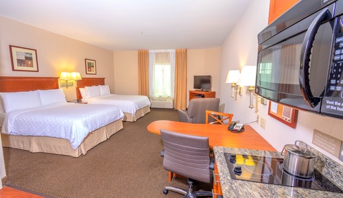Studio Suite, 2 Queen Beds, Kitchen