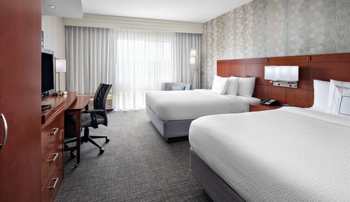 Room, 2 Queen Beds (Mobility/Hearing Access, Roll-In Shwr)