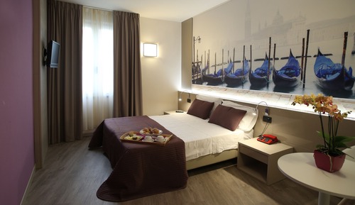 Economy Double or Twin Room, No View (internal court no balcony)