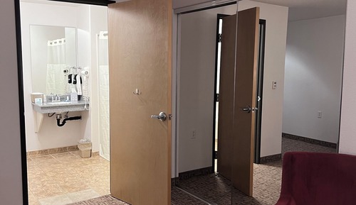 Handicap Accessible Queen Room