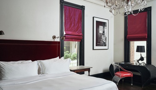 Suite (One)