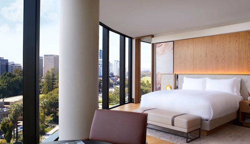 Studio, 1 King Bed, Park View