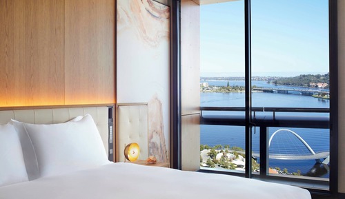 Room, 1 King Bed, River View